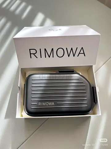 Rimowa personal Aluminium Sling Clutch in black