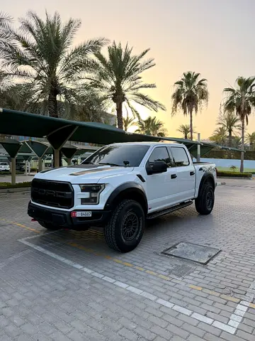 Ford F-150 Raptor 2017 GCC Specs - High Performance Off-Roader