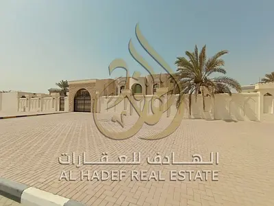 Suitable for all commercial activities | Complete external annexes | Large external setback | Spacious areas .