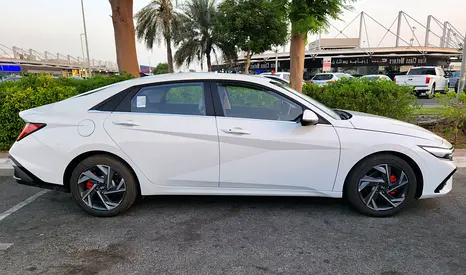 2025 Hyundai ELANTRA 缩略图 4