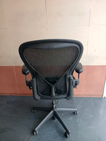 Herman Miller Aeron Chair Size B And C for sale ultimate comfort excellent condition