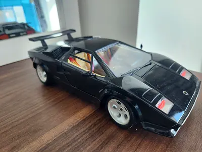 Lamborghini conch 1988 burago 1:18