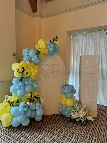 Balloons decorations services Available