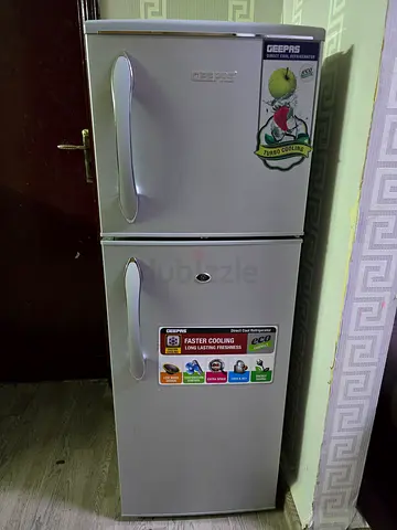 GEEPAS upright refrigerator with top freezer - good working condition