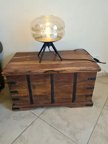 Vantage Rustic Solid Wood Trunk