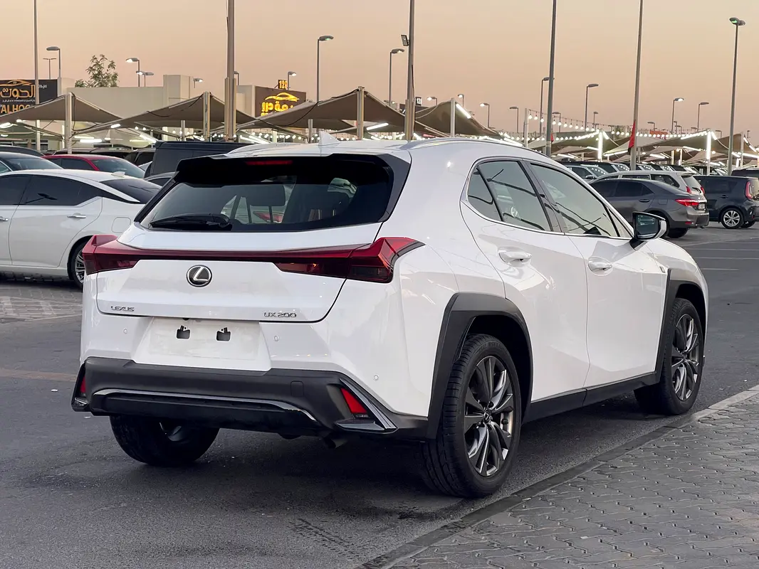 Lexus UX-Series 2023