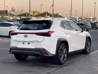 صورة 6 لـ 2023 Lexus UX-SERIES