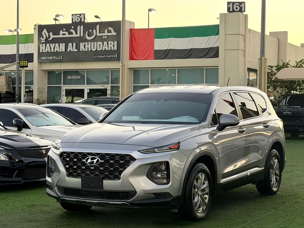 Hyundai Santa Fe 2020 — photo 1 of 10