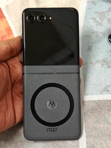 Motorola Razr 50 2024 flip 256gb