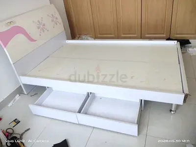 Single Kids Bed with Under-bed Storage Drawers — White, Good Condition