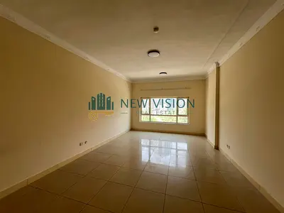 Two master bedrooms with garden views, large hallway, large storage room, contract attested to by the owner, spacious area, bright and sunny kitchen,