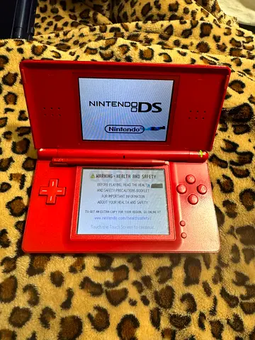 Nintendo DS Lite with free game