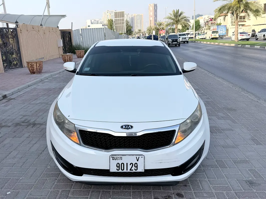 Kia Optima 2012 — photo 1 of 9
