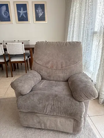 Comfortable single reclining armchair in beige fabric