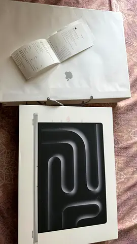 Macbook pro M4 unwanted gift. Urgent sell.