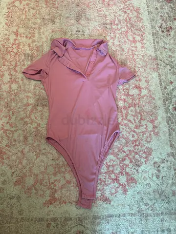 Pink short-sleeve womens bodysuit - size medium