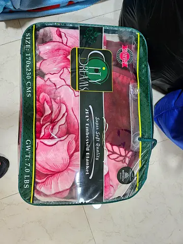 City Dreams 2PLY Embossed Blanket - 170x230 cm, Pink Floral (Like New)