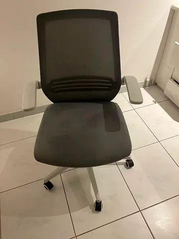 Desk chair