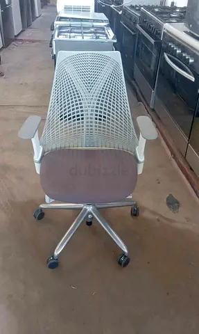 Im selling Herman Miller Sayl chair