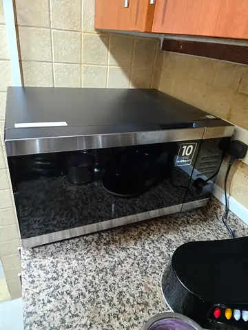 Samsung 40L microwave oven - Brand New - Only serious buyers.