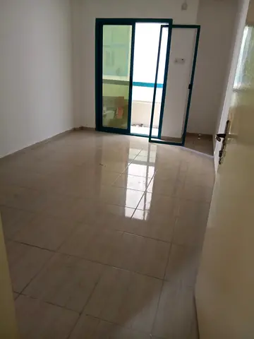 مساحات كبيرة وبلكونة غرفة وصالة بالقاسمية الند