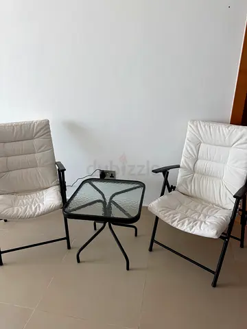 2 chairs and table