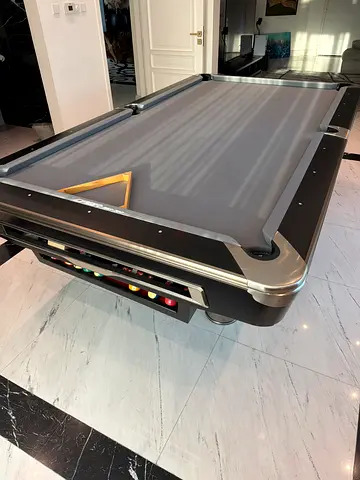 Pool table