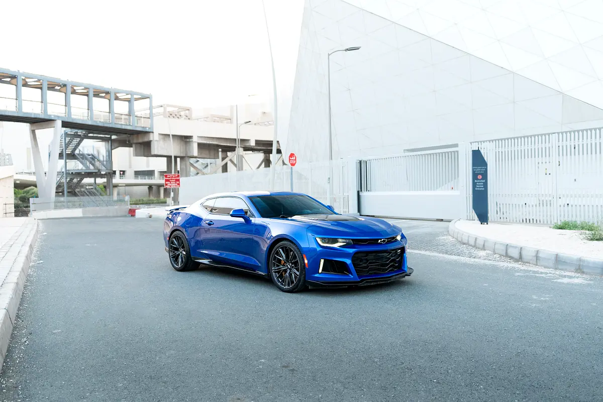 Chevrolet Camaro 2017 — photo 1 of 12
