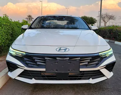 2025 Hyundai ELANTRA 缩略图 2