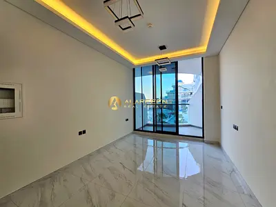 Elegant Studio | Brand New | Fitted Kitchen