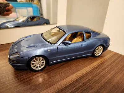Meserati 3200 gt 1998 1:18 Burago italy