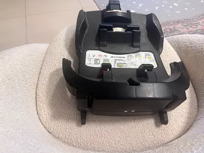 Doona isofix Infant car seat latch base (detachable) - good condition