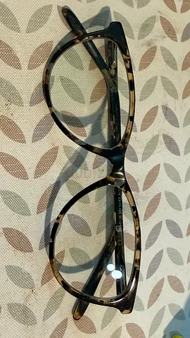 Pre-owned tortoiseshell reading glasses — good condition