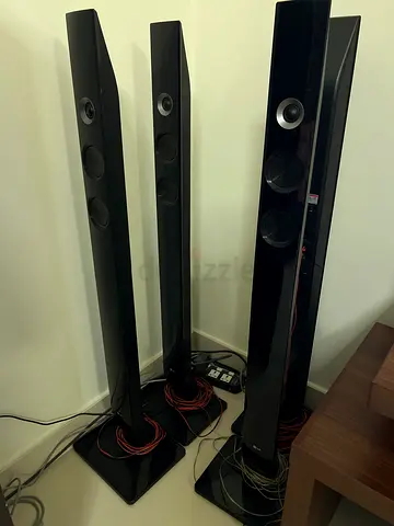Set of 4 Black Floor-standing Home Audio Speakers - Used