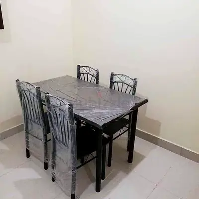 4 chairs dinning table new