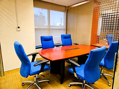 Conference Table with 5 Revolving Chairs – Perfect for Your Meetings!