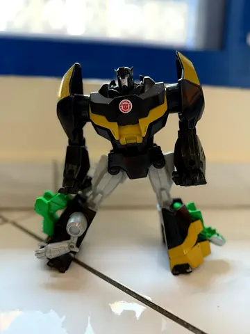 Transformers Robots in Disguise- Warrior Class Grimlock action figure