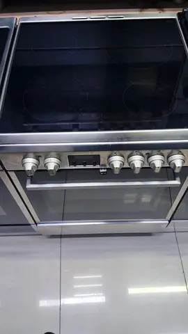 Whirlpool four burner Cooker electric ceramic 60cm same like new condition and excellent working