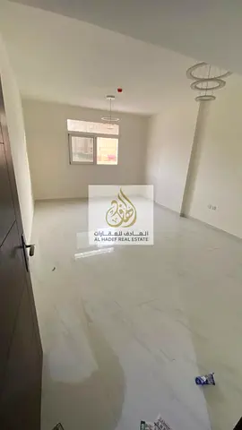 شقة مميزة متاحة للإيجار السنوي في الجرف 3، بموقع حيوي قريب من السوق الصيني عجمان، مما يوفر سهولة الوصول إلى جميع الخدمات مثل الأسواق والمطاعم ووسائل ا