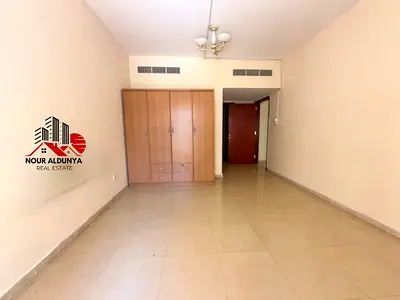 FRONT OF METRO 2BHK WITH BALCONY PARKING ONLY FOR FAMILY