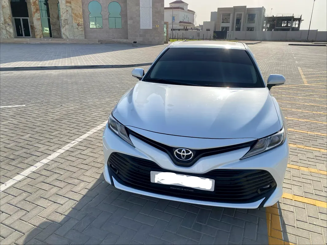 Toyota Camry 2019 — photo 1 of 6