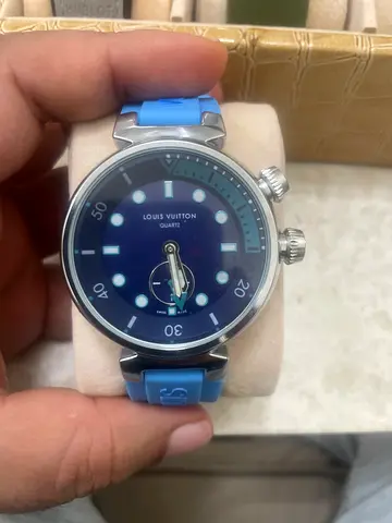 Louis Vuitton Tambour Diving Watch with Blue Rubber Strap (Pre-owned)