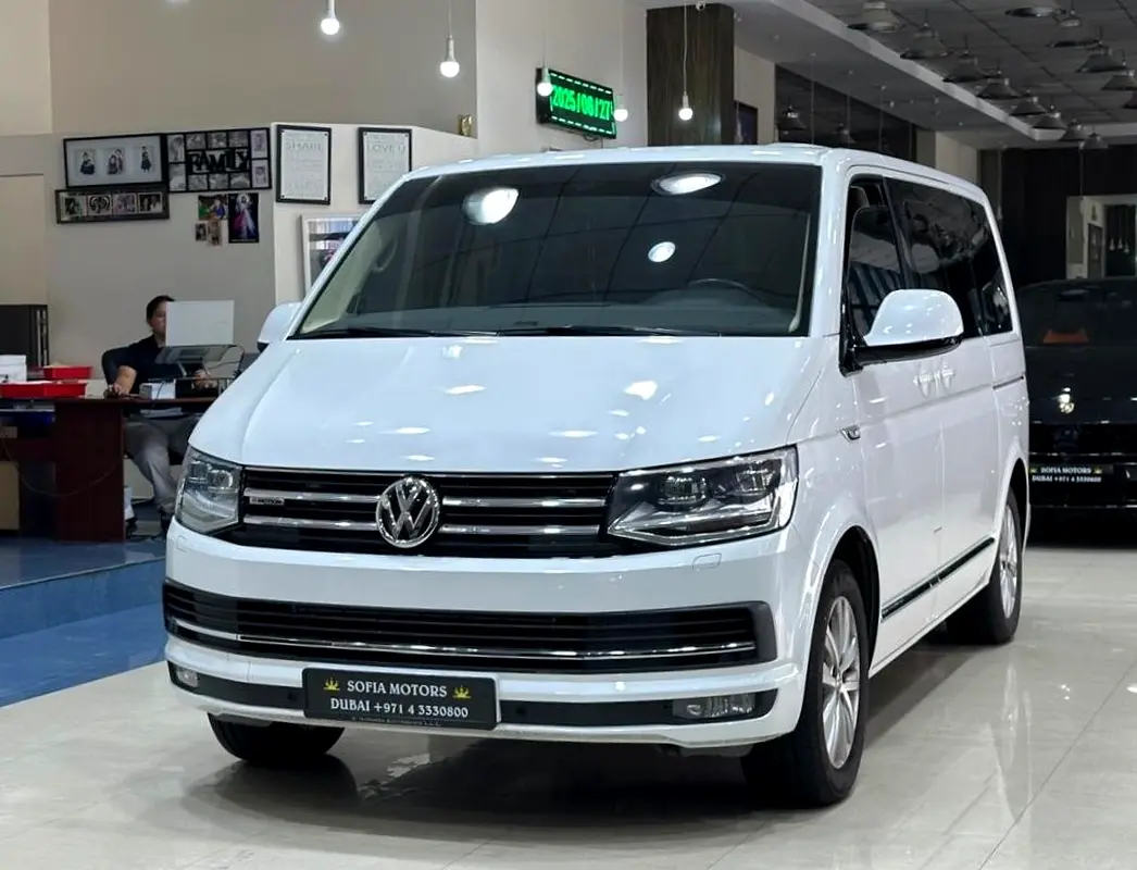 Volkswagen Multivan 2019 — photo 1 of 15
