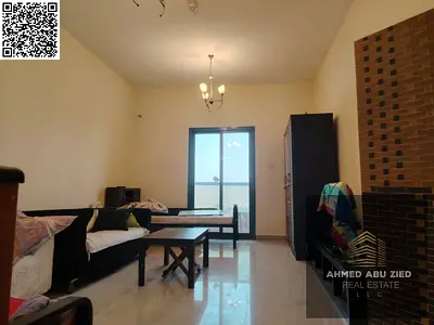 استوديو مفروشه بالكامل بمساحة ممتازة للايجار السنوي - بلكونة باطلالة مفتوحة - مطبخ شبه منفصل- حمام - تكييف مركزي - قريب من جميع الخدمات و مدرسه الحكمة