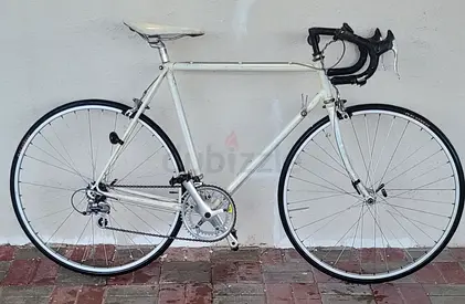 Vintage white road racing bike - lightweight frame, 14-speed