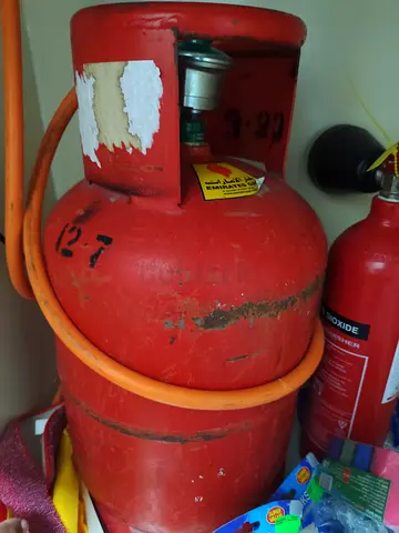 Emarat Gas Cylinder 20 kg with regulator