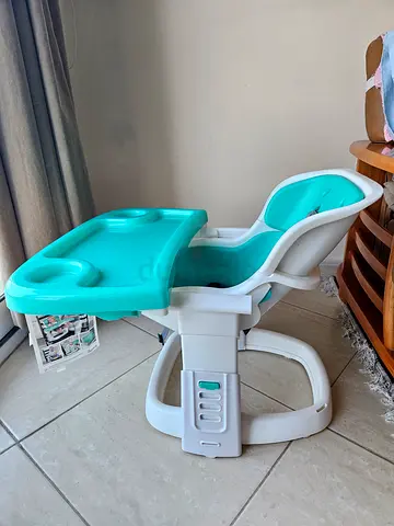 Ingenuity - baby booster feeding chair