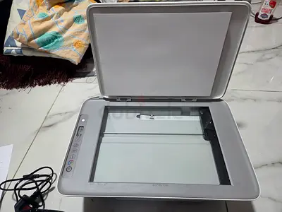 HP Flatbed Scanner / Printer Scanner (Used, Working) and 1000 paper sheets avaliable with it 20dhs