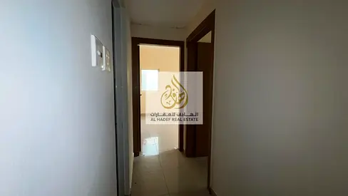 شقة مميزة للإيجار في إمارة الشارقة بمنطقة أبو شغارة، تقع في موقع استراتيجي خلف ميجا مول مباشرة