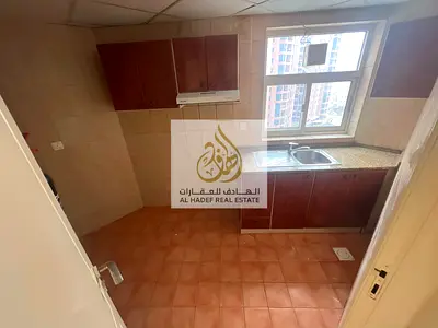 شقة مميزة,بلكونة,خزائن في الحائط,مساحة واسعة,موقع مميز,سهل الوصول